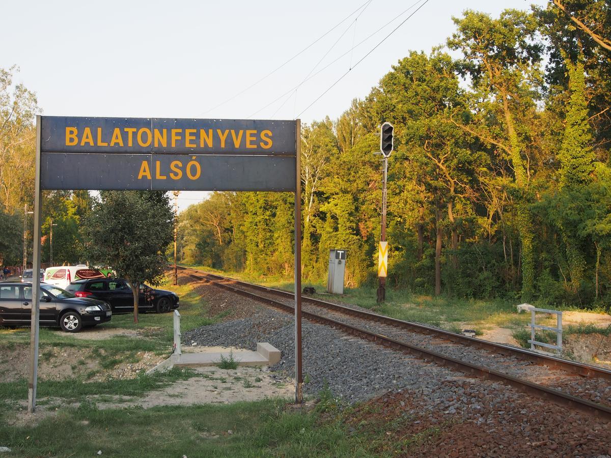 Laszlo Nyaralohaz Balatonfenyves Exterior photo